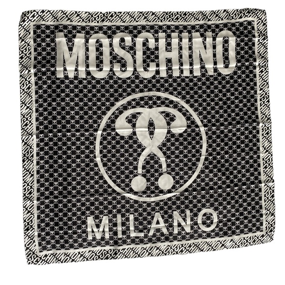 ❤️NWT boutique MOSCHINO 90x90cm - Picture 5 of 5